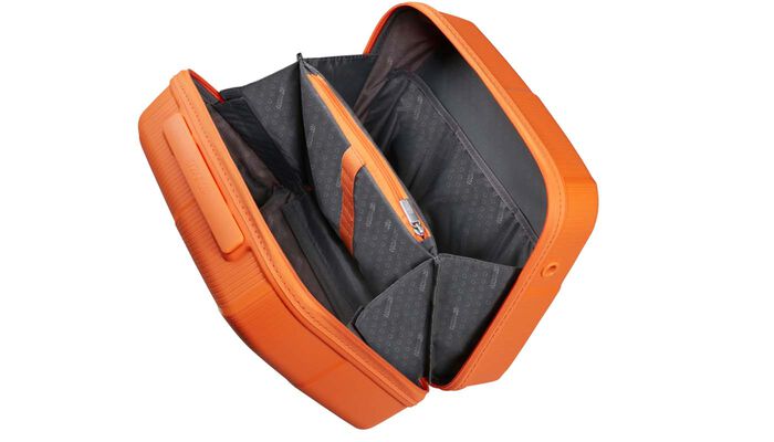 Komplett ausgestatteter Innenraum