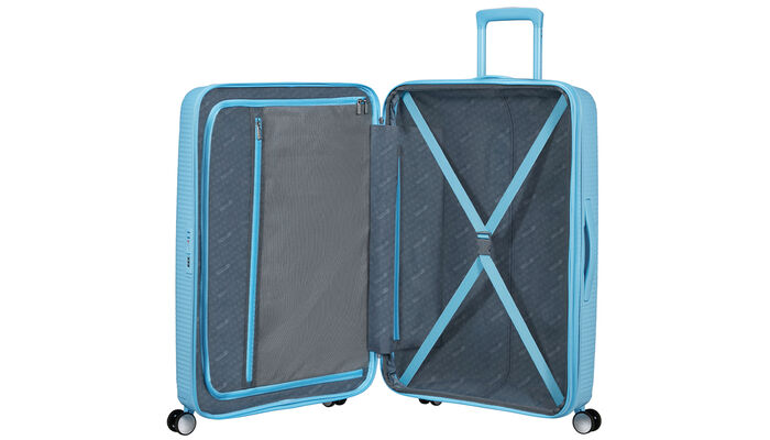 Organisation intérieure avec une poche  zippée supplémentaire