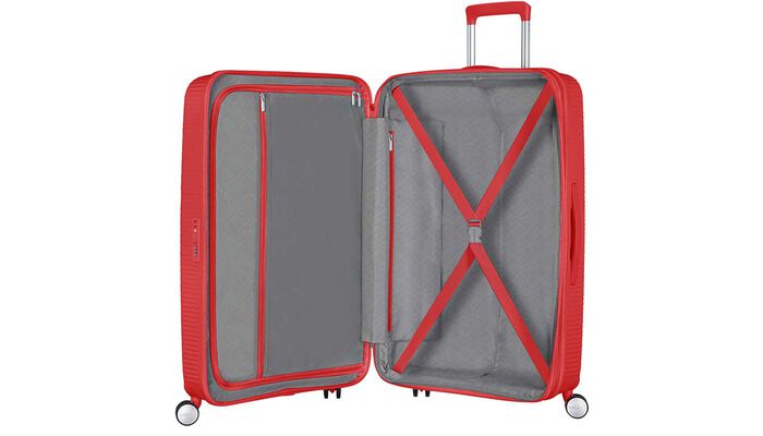 Organisation intérieure avec une poche  zippée supplémentaire